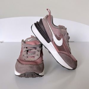 Nike girls tennis shoes